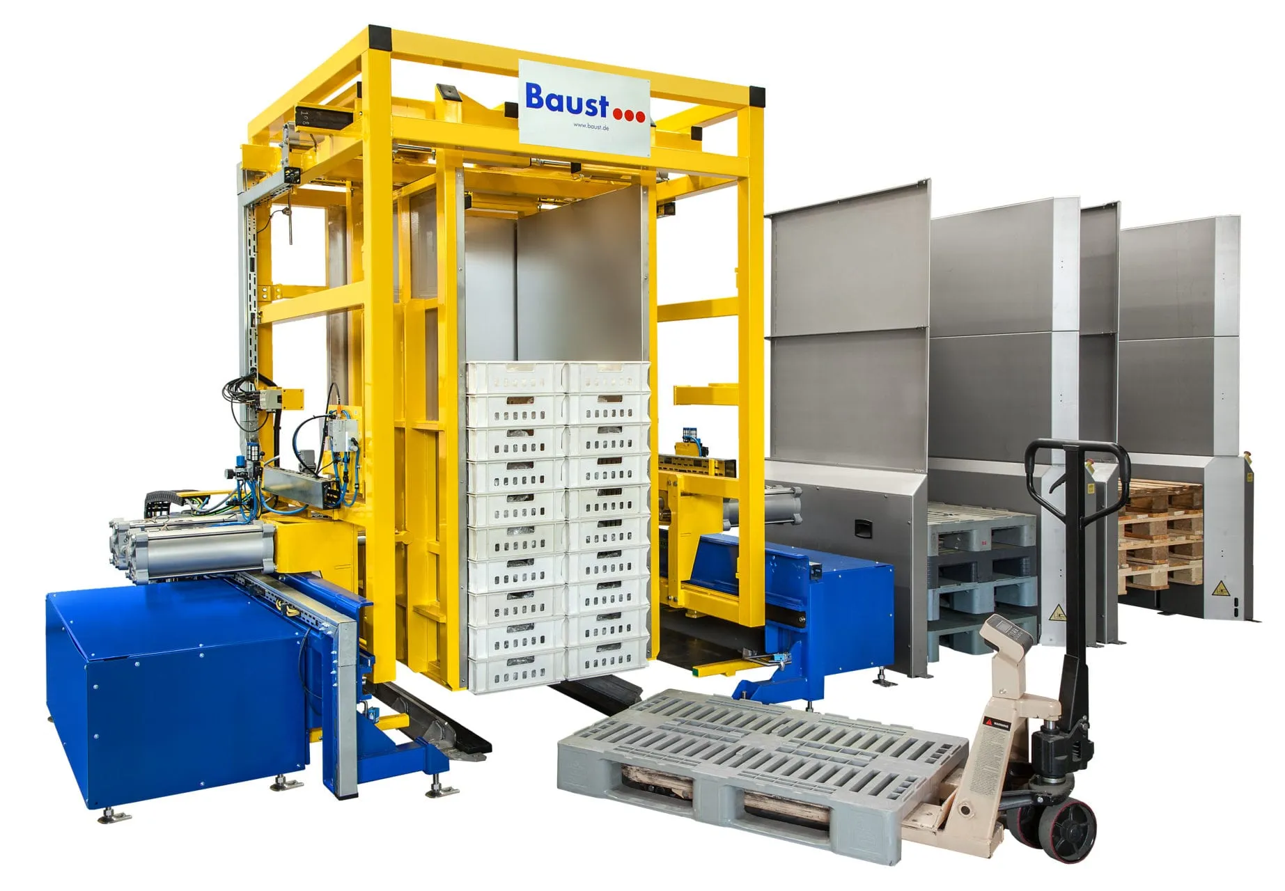 Hybrid-Palettenwechsler PW2000H mit Schiebe- und Klemmfunktion, Kistenstapel in der Maschine